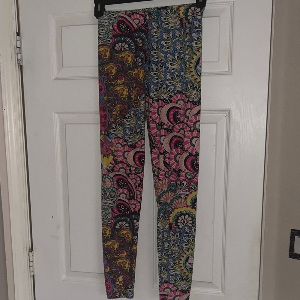 Viv Collection Colorful Paisley Peacock Pattern Leggings